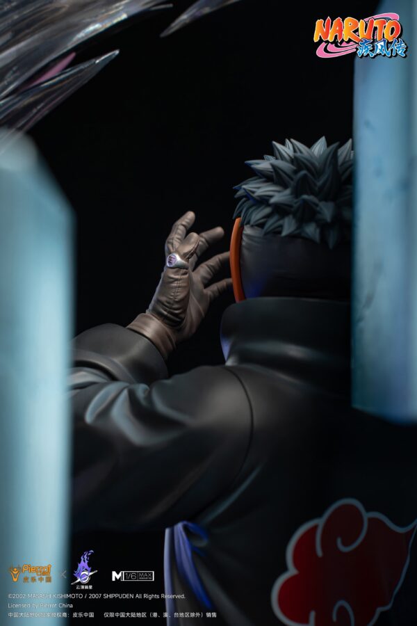 Tobi madara statue (4)
